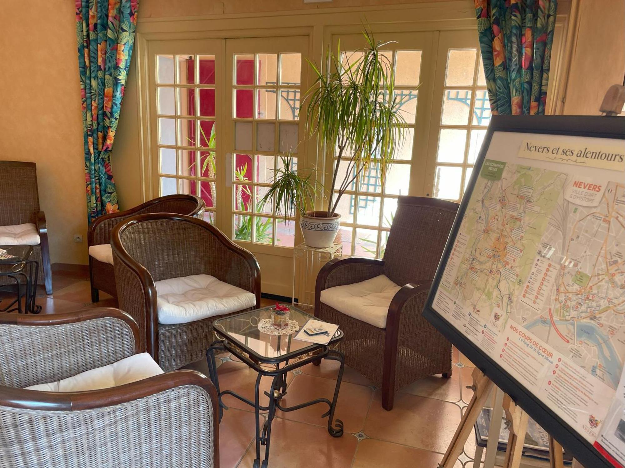 The Originals Boutique, Hotel Clos Sainte Marie, Nevers Exterior photo